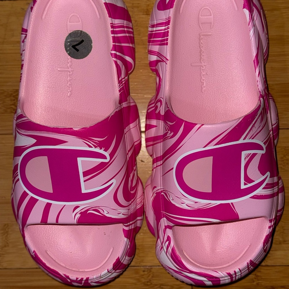 Champion womans Swirl Pink Slide Sandals size 7❤️❤️